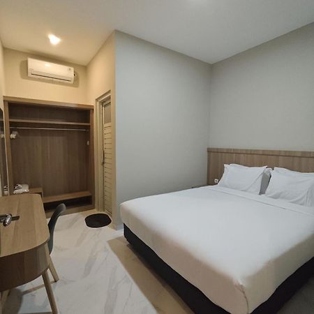 El Nipa Hotel Labuan Bajo Bagian luar foto