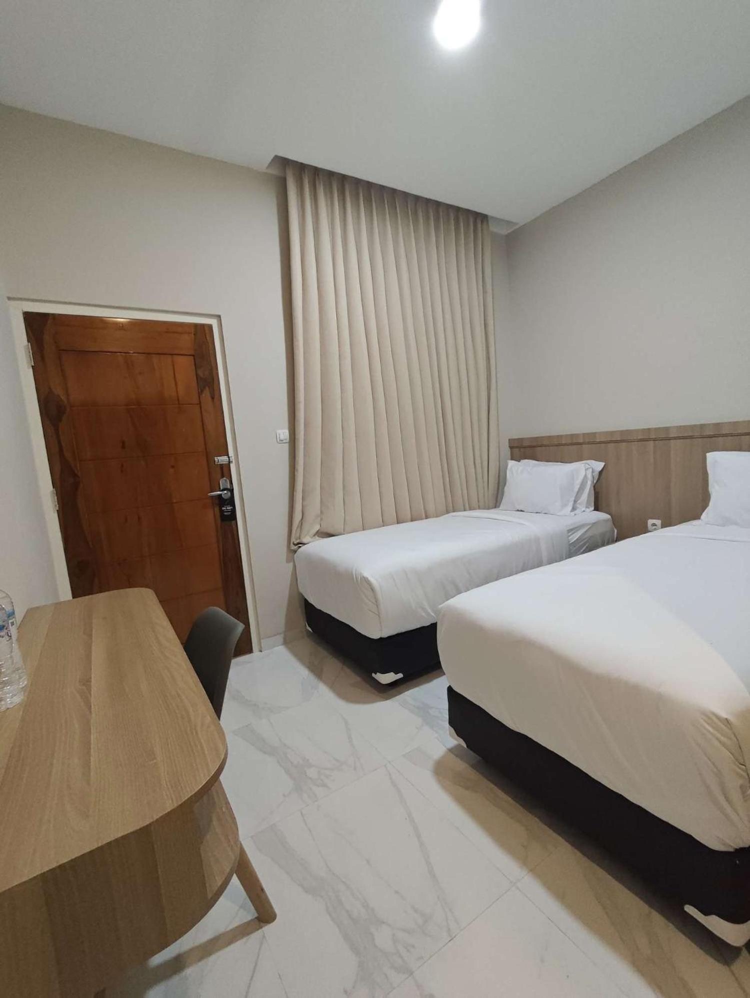 El Nipa Hotel Labuan Bajo Bagian luar foto