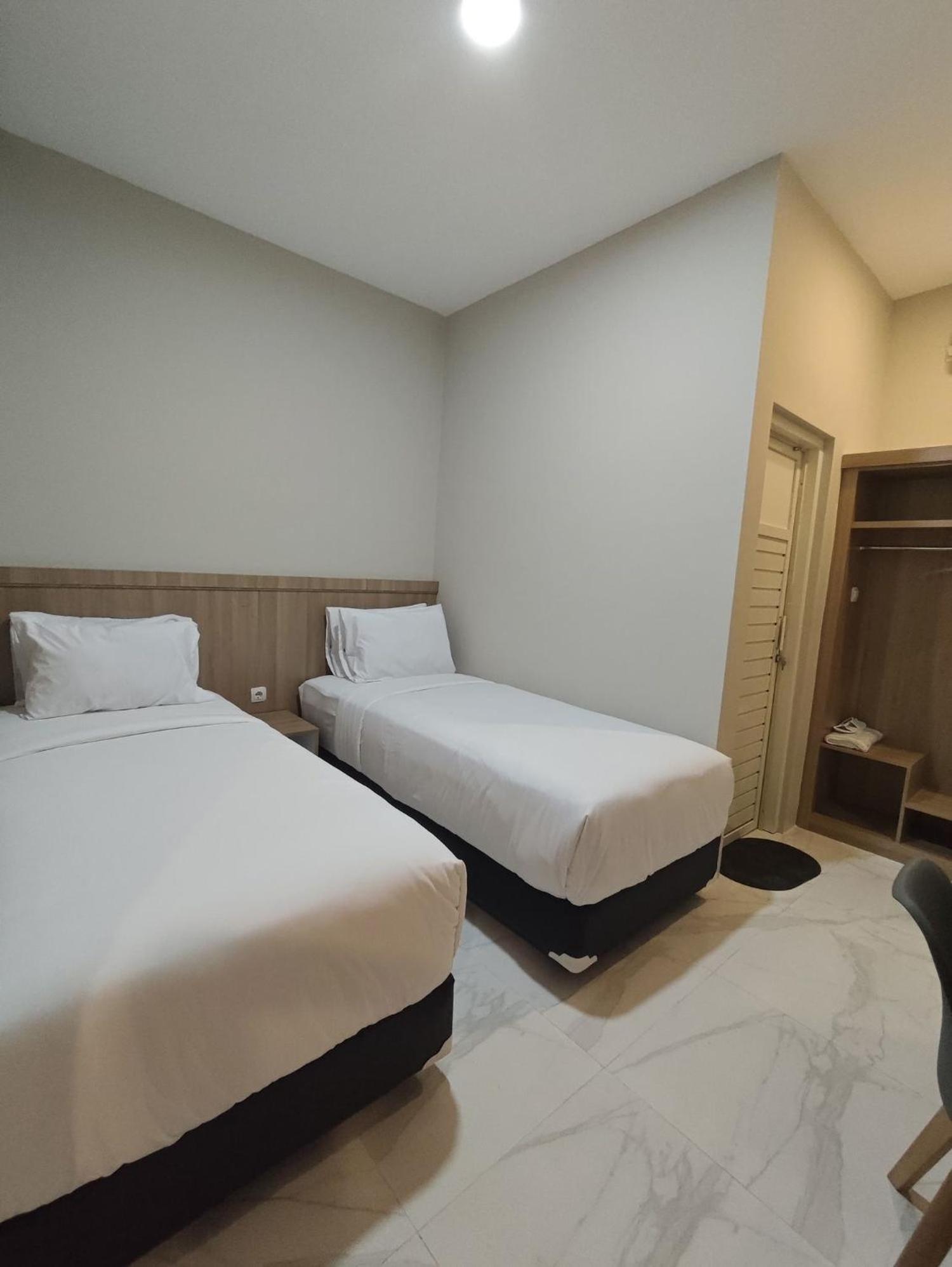 El Nipa Hotel Labuan Bajo Bagian luar foto