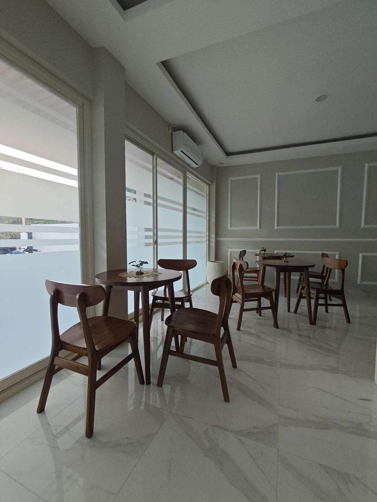 El Nipa Hotel Labuan Bajo Bagian luar foto