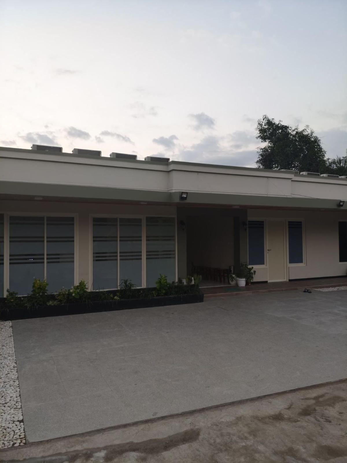 El Nipa Hotel Labuan Bajo Bagian luar foto